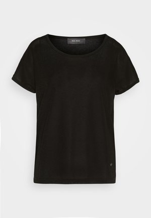 Tricou negru cu mânecă scurtă, fabricat dintr-un material moale. Prezintă o guler rotund și un detaliu mic cu logo la tiv. Design simplu, drept.