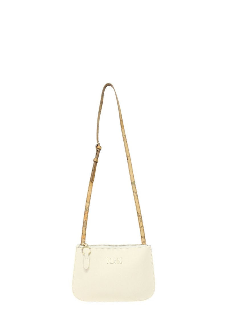 Borsa a spalla in pelle bianca con una tracolla a motivo testurizzato. Presenta una chiusura con zip e un logo impresso sul davanti. Design compatto e slanciato.