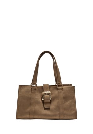 Sac fourre-tout en simili cuir marron de forme rectangulaire, avec deux poignées, un détail de boucle centrale et des accents de couture verticale.