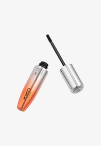 Le mascara KIKO Milano présente un tube dégradé orange et argent avec une finition brillante, un applicateur noir et des brosses fines pour du volume.