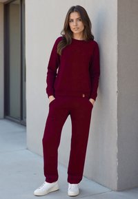 Vivisence HOMEWEAR SET - Tuta - maroon
