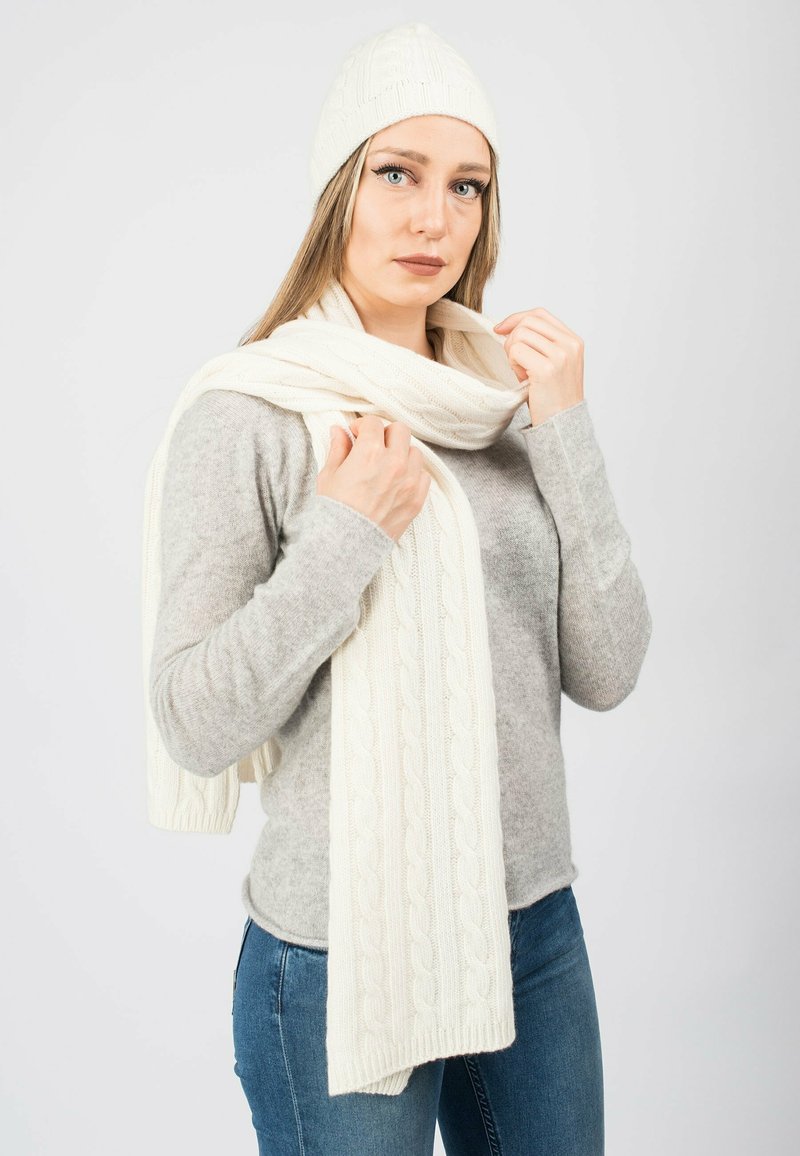 Dalle Piane Cashmere Čepice - bianco