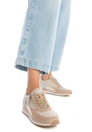 Refresh, ZAPATILLA DE MUJER PLANO  - BEIGE - Zapatillas - marron