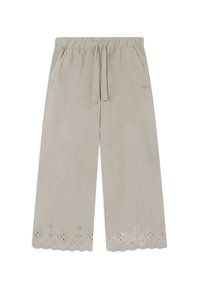 Pantaloni larghi grigi chiari con vita elasticizzata e cordoncino. Caratterizzati da orlo scallop e traforature decorative sul fondo.