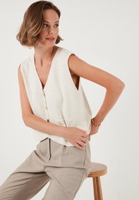 LELA REGULAR FIT - Veste - stone