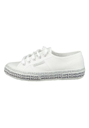Trainers - a white black