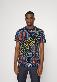 Carlo Colucci BIG LETTERS UNISEX - T-shirt estampada - blue