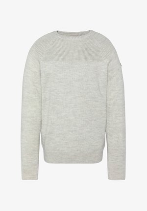 Lichtgrijze gebreide trui met een ronde hals, een gestructureerd bovenpaneel en lange mouwen. Heeft ribgebreide manchetten en zoom voor een aansluitende look.