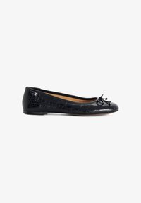 Sélectionné, black-croc print leather