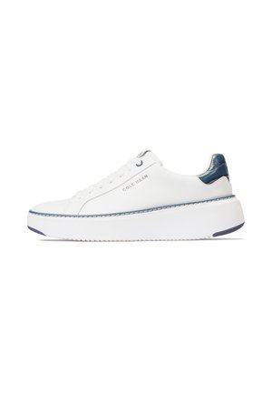 Trainers - white/navy croc print