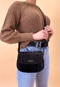 Gusti Leder  KAYLA UNISEX czarny