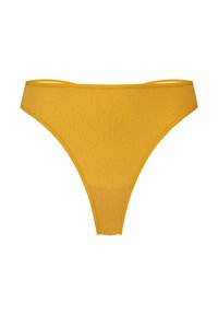 Žluté bikiny s texturovaným povrchem, tenké ramínka a vysoký střih. Bez dalších ozdob nebo vzorů.