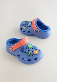 Unselected, blue character