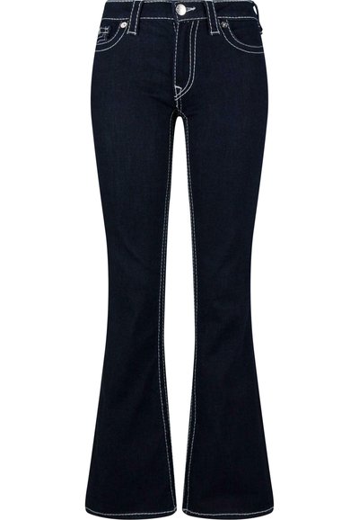 Jeans foncés évasés en denim, avec des coutures blanches, une taille haute, cinq poches et une fermeture à bouton classique.