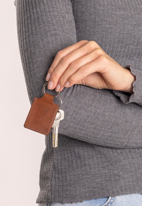 AIKA - Schlüsselanhänger - braun