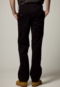 Guide Complet Du Pantalon Pour Homme (coupes, matières et budget