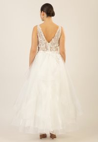 Apart LANGES - Ballkleid - creme