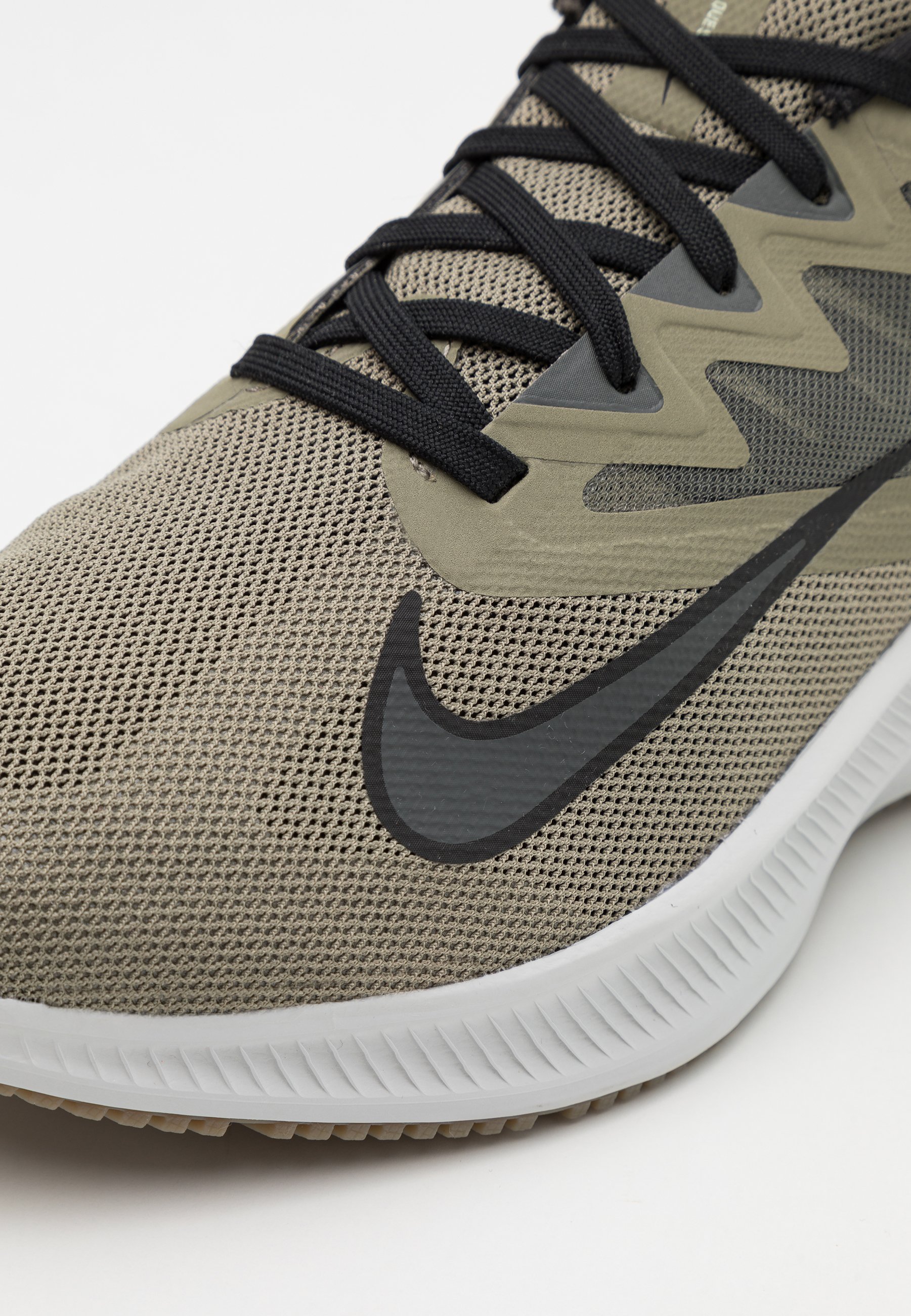 Nike Performance QUEST 3 - Zapatillas de running neutras - light  army/black/iron grey/barely green/verde claro - Zalando.es