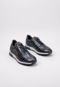 Fluchos F1600 - Zapatillas - blue