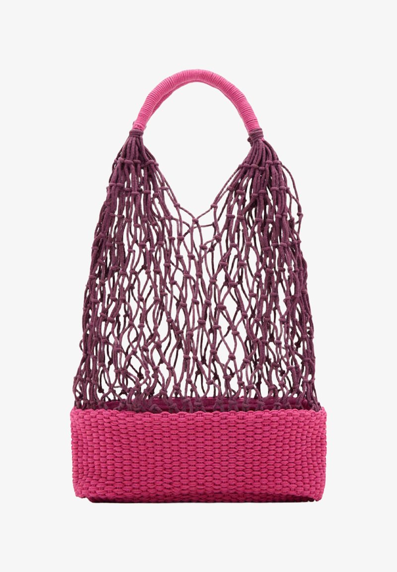 Sac de course en filet tissé violet avec poignée épaisse rose solide et base, design en maille ouverte pour transporter des produits ou des objets légers.