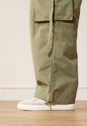 Manfield, Sneakers laag - offwhite