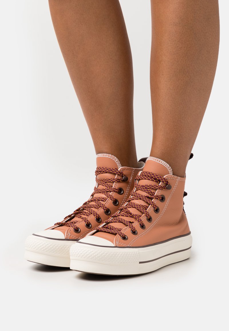 Converse CHUCK TAYLOR ALL STAR LIFT Hightop trainers terra blush