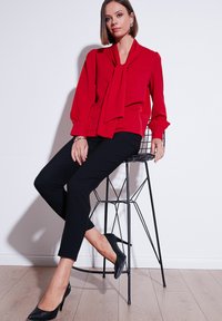 LELA REGULAR FIT - Button-down blouse - red