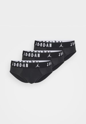 Sort undertøjssæt med tre par, der har en bred elastisk talje, der viser "JORDAN" i hvid, glat stof og et tætsiddende brief-design.