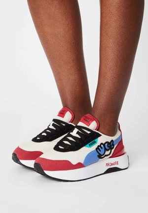 CRUISE RIDER - Baskets basses - eggnog/ultramarine/american beauty