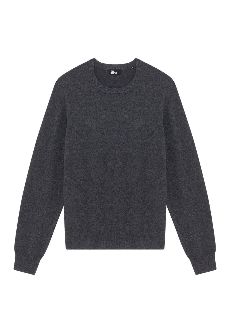 Donkergrijze trui van zacht materiaal, met een ronde hals, lange mouwen en ribbels aan de mouwen en onderkant. Geen patronen of accenten aanwezig.