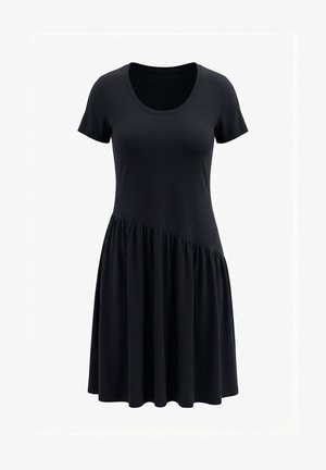 Robe noire à manches courtes avec encolure ronde et détail de jupe asymétrique froncée.
