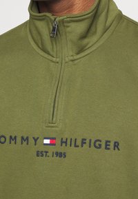 Tommy Hilfiger Sweater - olive