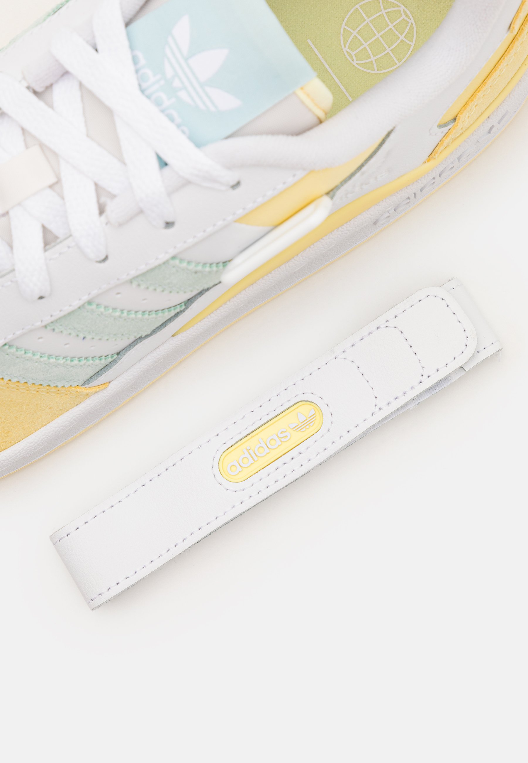 adidas Originals FORUM UNISEX - Sneakers laag - almost yellow/almost  blue/footwear white/wit - Zalando.nl