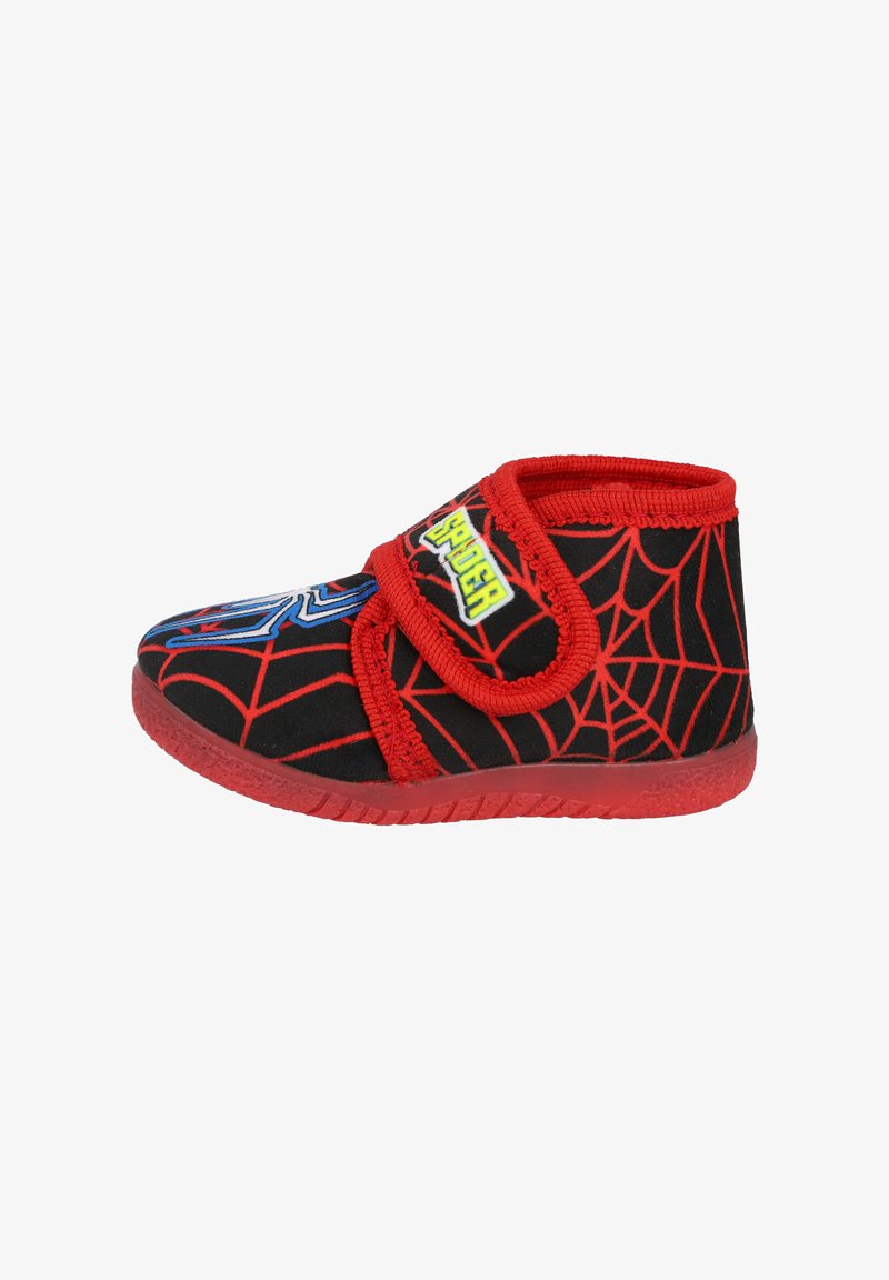 Zapato infantil negro y rojo con patrón de telaraña, tira de velcro, puntera redondeada y suela roja texturizada. Presenta un colorido logo de araña.