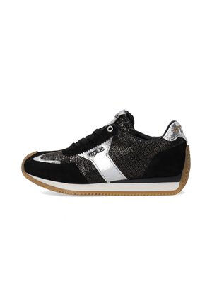 Trainers - black