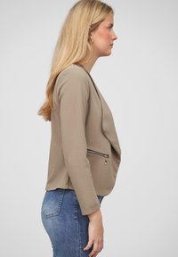 Cloud 5ive MIT 2-ZIP-POCKETS  - Blejzr - brown