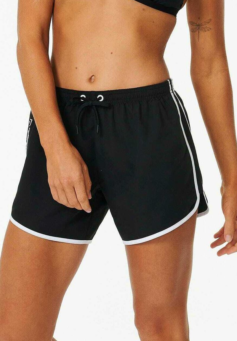 Shorts de bain noirs avec des bandes latérales blanches, taille élastique et cordon de serrage. Fabriqués en matériau léger et à séchage rapide.