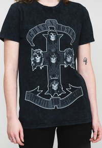 Paradiso Clothing GUNS NnROSES MONOCHROME CROSS DIP DYE  - Print T-shirt - black