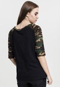 Urban Classics LADIES 3/4 CONTRAST RAGLAN TEE - Apdrukāts T-krekls - black