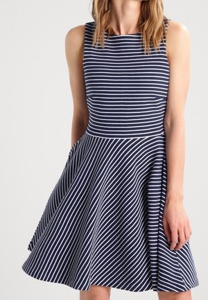 Pletené šaty - white