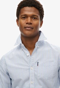 Superdry & Co ESSENTIALS OXFORD - Camisa - azure blue stripe oxford