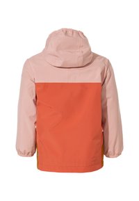Chaqueta con bloques de color que presenta una parte superior rosa y una parte inferior naranja, con una capucha ajustada y puños elásticos. Fabricada con material ligero y resistente al agua.