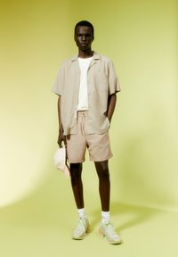 ARMEDANGELS JAACQUE - Shorts - sand stone