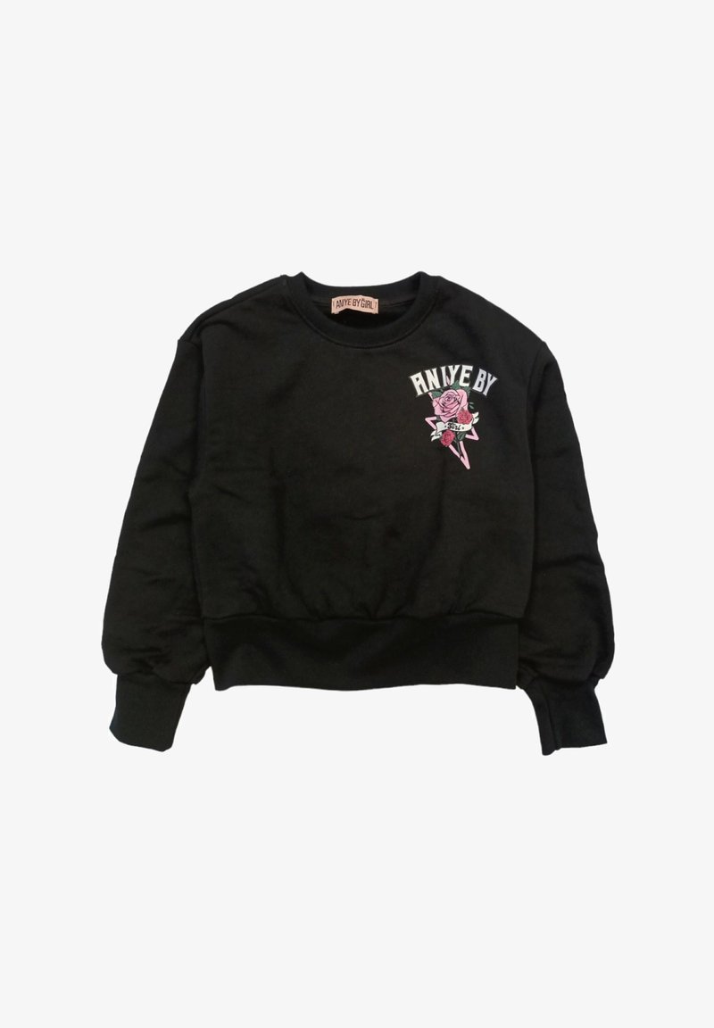 Felpa nera corta in cotone, con una grafica di una rosa rosa e la scritta "ANYE BY" sul davanti. Maniche lunghe a palloncino e orlo a coste.
