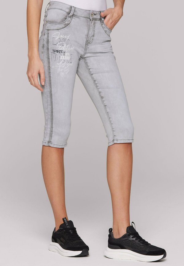 CHAR COMFORT FIT - Jeans Shorts