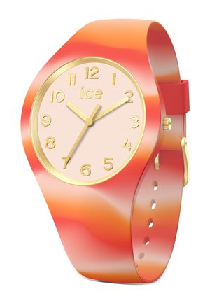 Montre colorée avec un bracelet en silicone dégradé orange et rouge. Le cadran rond présente un fond rose clair avec des index et des aiguilles dorées.