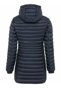 Marineblauwe pufferjack met capuchon, gewatteerd ontwerp, slim fit en elastische manchetten. Het materiaal lijkt lichtgewicht en heeft een gladde textuur.