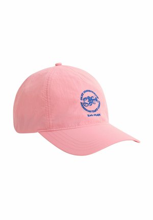 Pink baseball cap with blue embroidered lobster and text "Gant Connecticut America’s East Coast Est. 1949" on front panel.