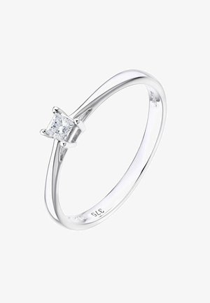 Upadljiv srebrni prsten s poliranim završetkom, s kvadratno izrezanim prozirnim kamenom postavljenim u četiri kopče, elegantan dizajn uvijene trake.