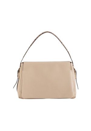 Beige Lederhandtasche mit strukturiertem Design, texturiertem Oberflächen und einem gemusterten braunen Schultergurt. Verfügt über Akzente aus Goldmetall.